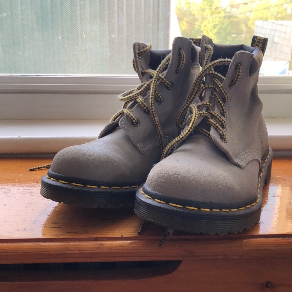 Dr. Martens, barely worn great condition!